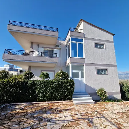 Nefeli Apartment